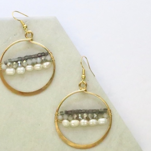1 LEFT 5 🌟Dangle Potato Pearl Hoop earrings - Picture 6 of 8